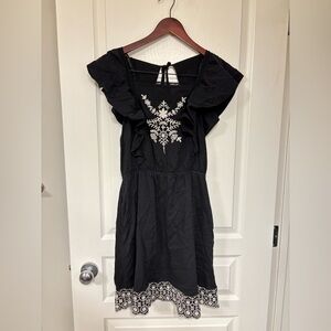 Old Navy women’s summer dress with pockets.